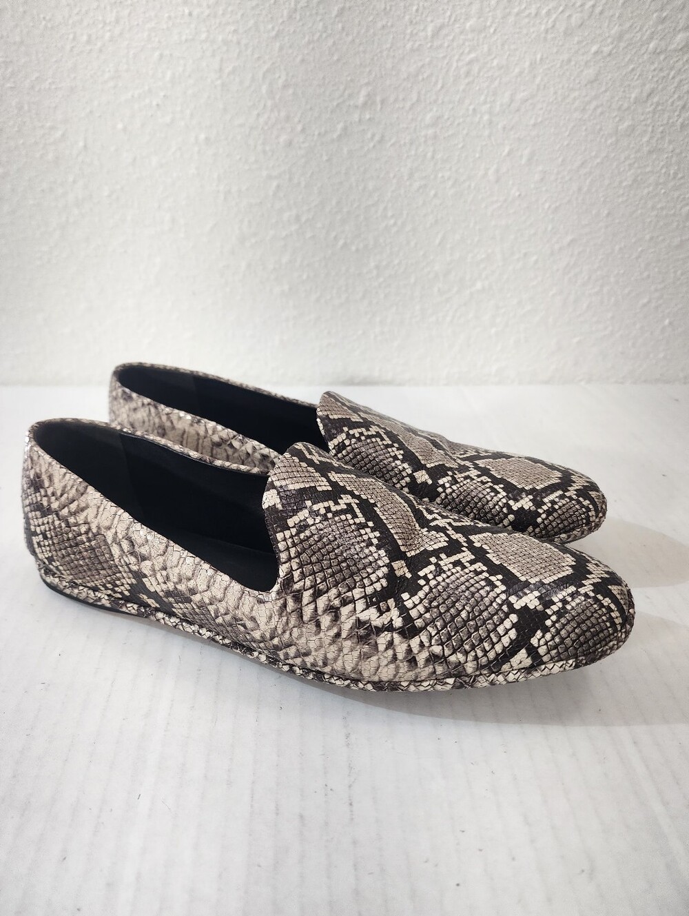 Vince Women Paz Venetian Snake Print Leather Loafers Slip On Flats Size 7.5